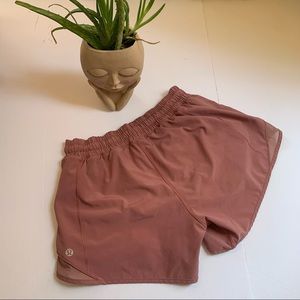 LULULEMON •  Lululemon Hotty Hot Short II Long 4" Size 6